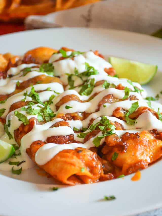 Cheese Enchiladas with Red Sauce