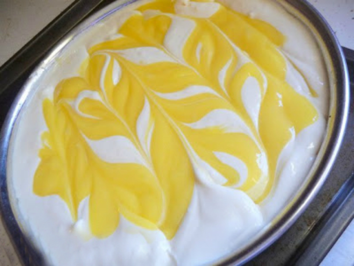 Lemon Swirled Cheesecake