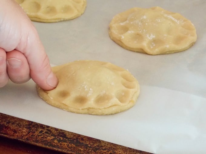 Soft Raisin Filled Cookies : Most raisin cookies are crisp ...