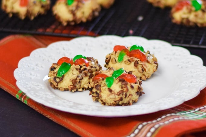 Poinsettia Ball Cookies