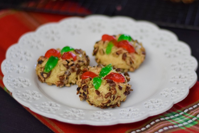 Poinsettia Ball Cookies