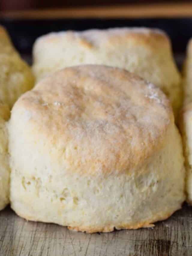 Mom's Homemade Buttermilk Biscuits