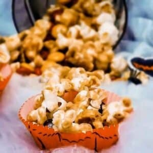 Pumpkin Spice Caramel Corn Featured Image.