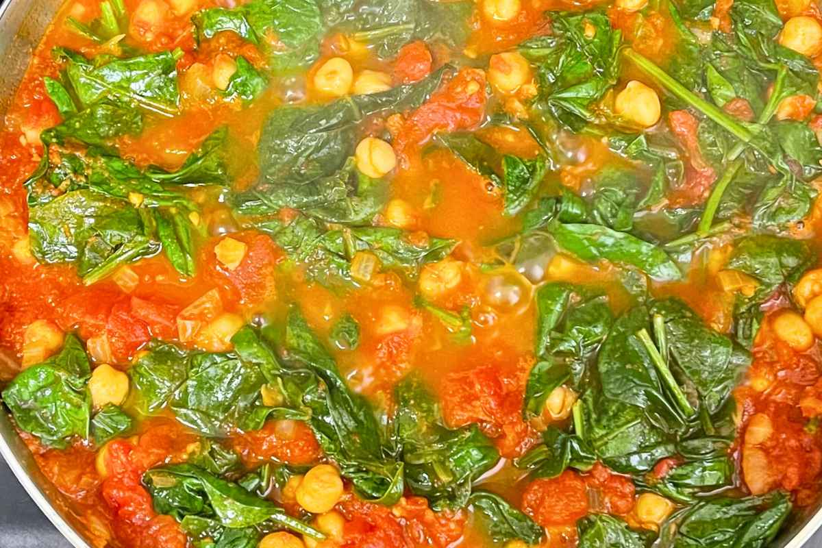 Chickpea and Spinach Curry in skillet.