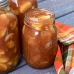 Upclose image of Mom's Apple Pie in a Jar.